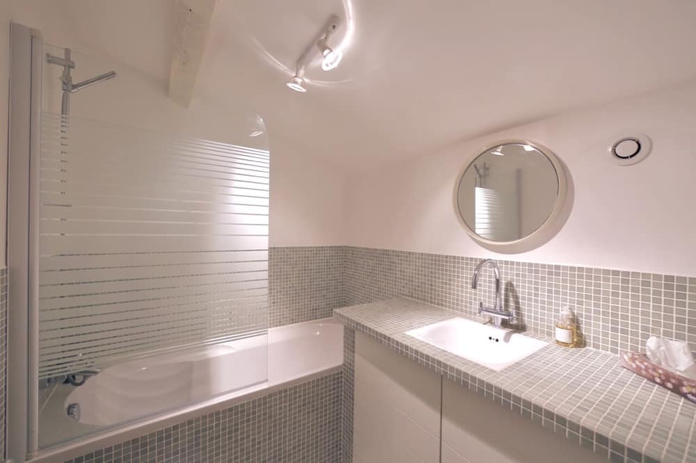 Photo of Bathroom in Saint-Tropez City Centre