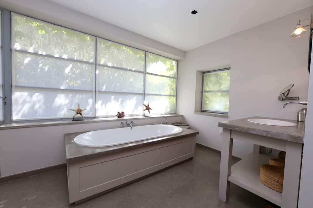 Photo of Bathroom in Saint-Tropez City Centre