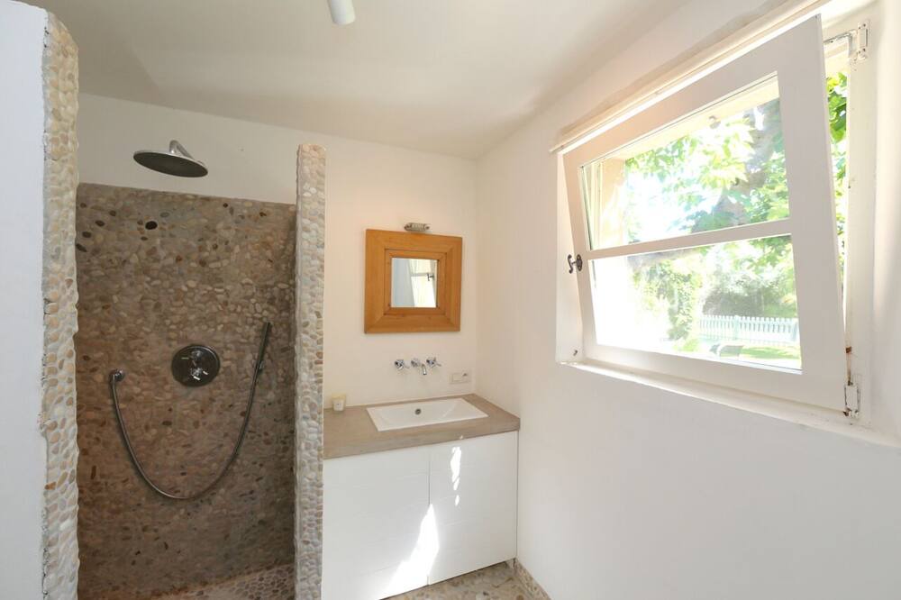 Photo of Bathroom in Saint-Tropez City Centre
