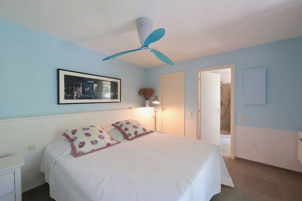 Photo of Bedroom in Saint-Tropez City Centre