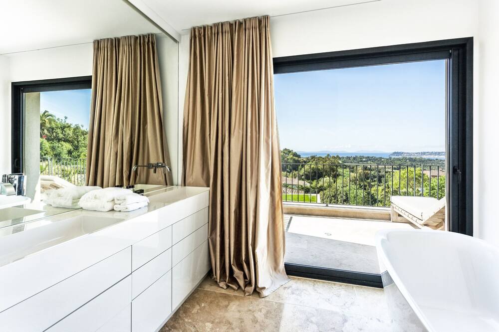 Photo of Bedroom in La Croix-Valmer