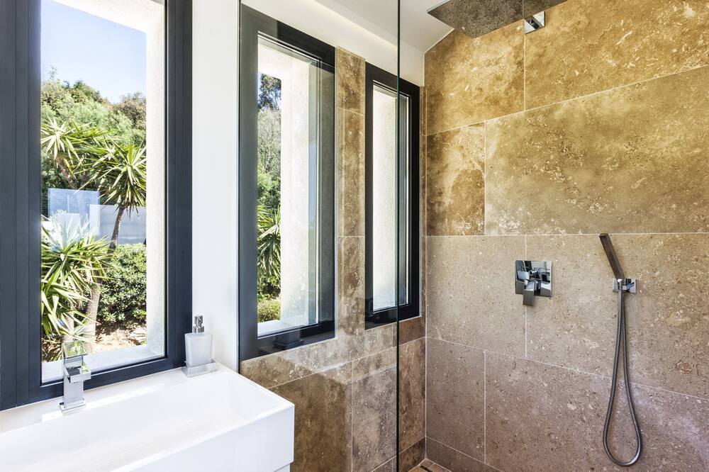 Photo of Bathroom in La Croix-Valmer