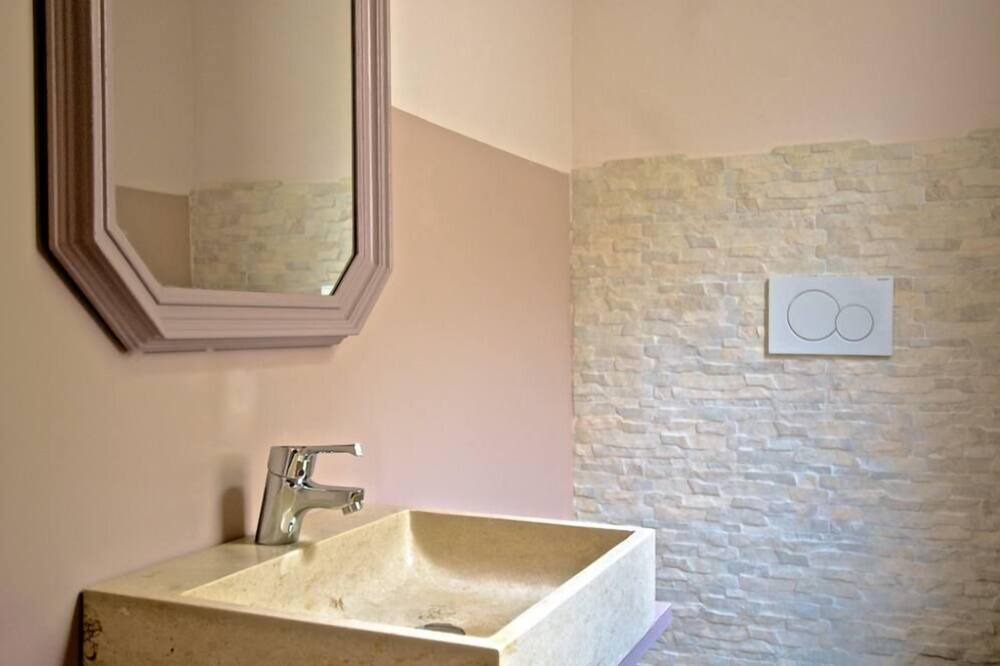 Photo of Bathroom in Levanto