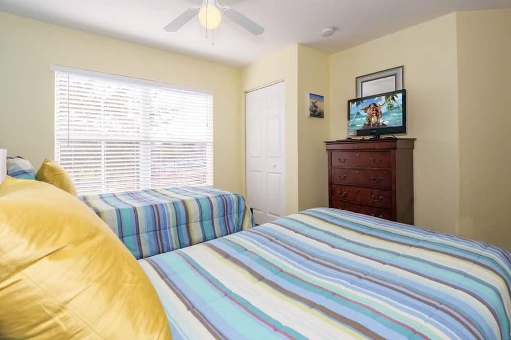 Photo of Bedroom in Venetian Bay Villages