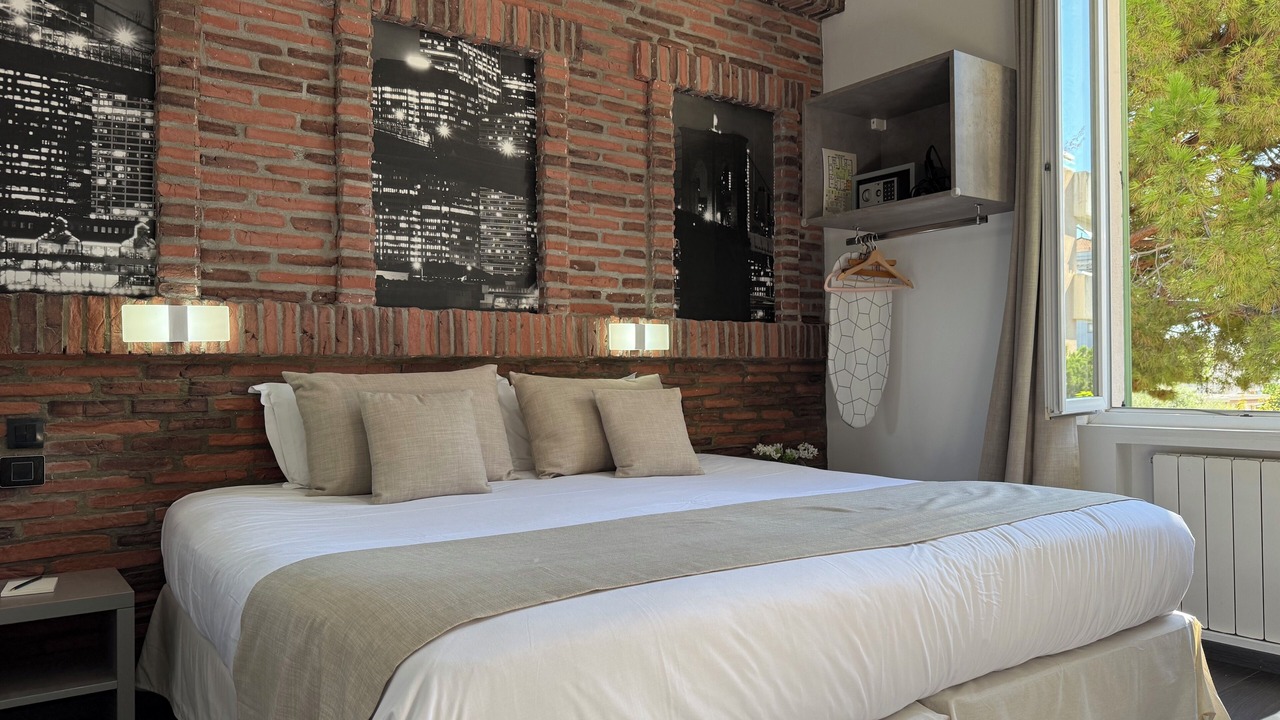Photo of Bedroom in Riou - Petit Juas - Av de Grasse