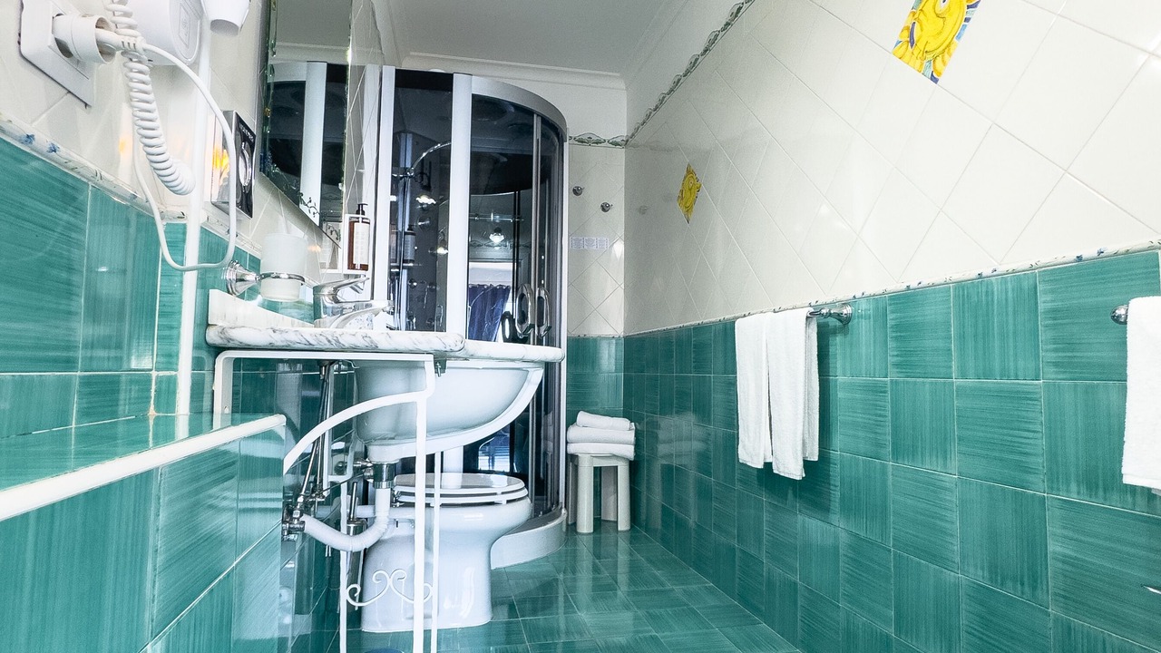 Photo of Bathroom in Furore