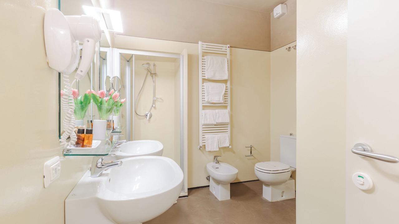 Photo of Bathroom in Lunata