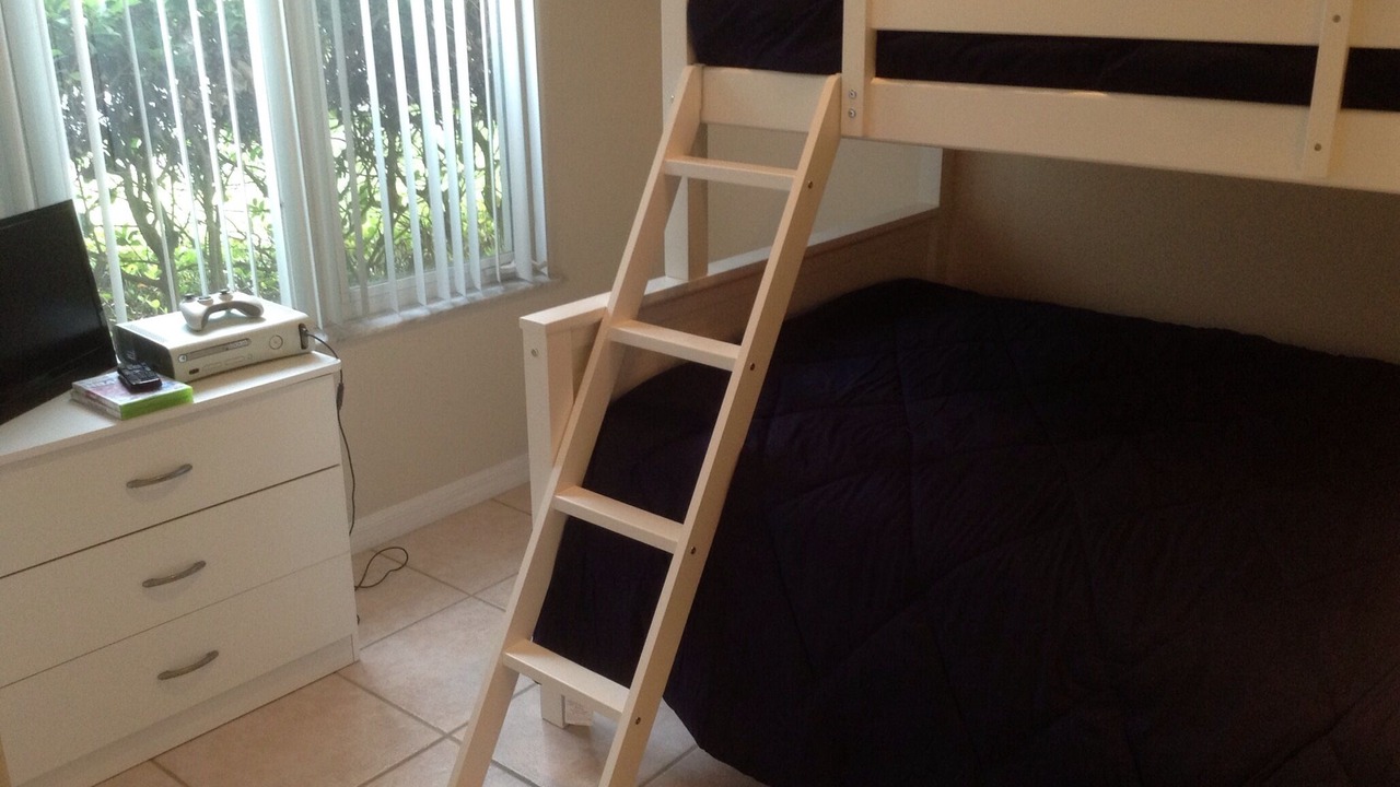 Photo of Bedroom in Sunset Lakes