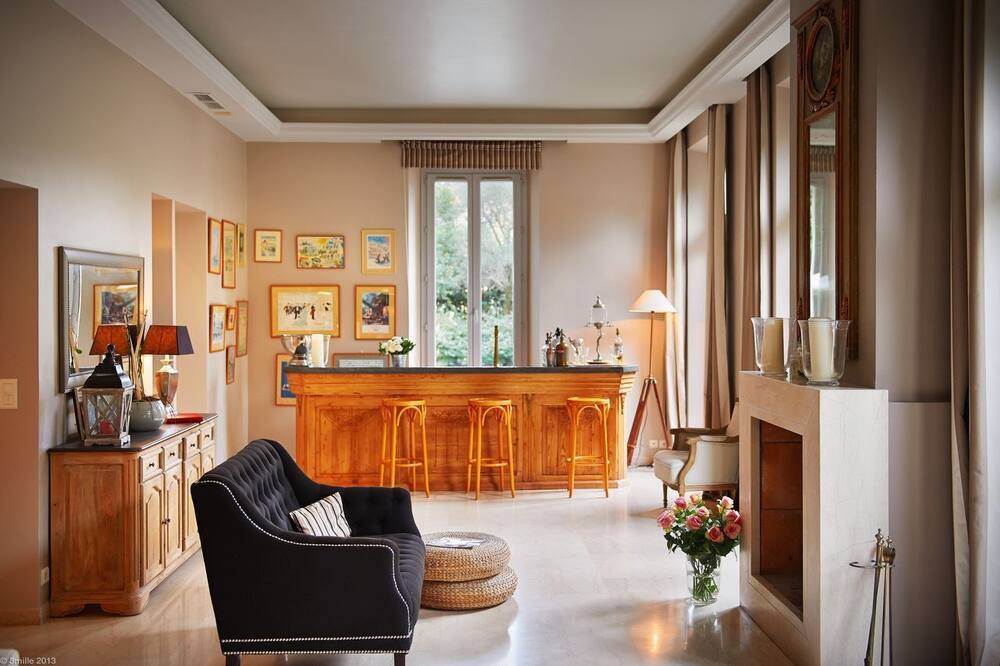 Photo of Livingroom in Prado - Republique