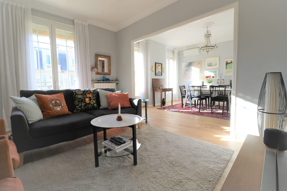 Photo of Livingroom in Liberation