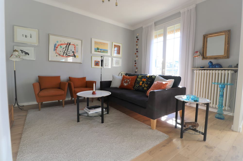 Photo of Livingroom in Liberation