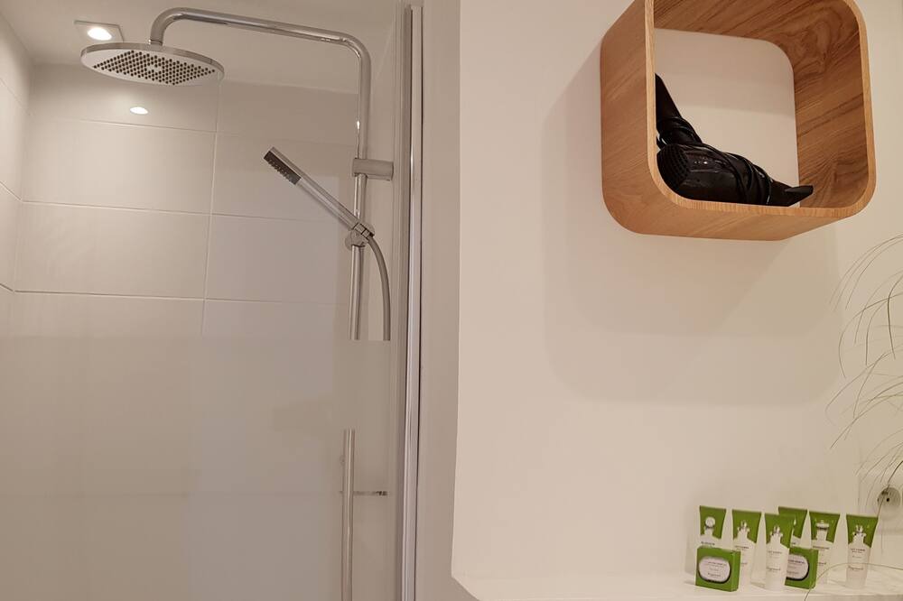 Photo of Bathroom in Golfe Juan