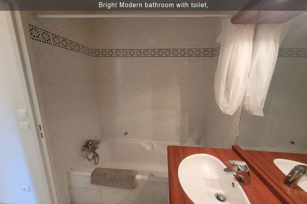 Photo of Bathroom in Riou - Petit Juas - Av de Grasse