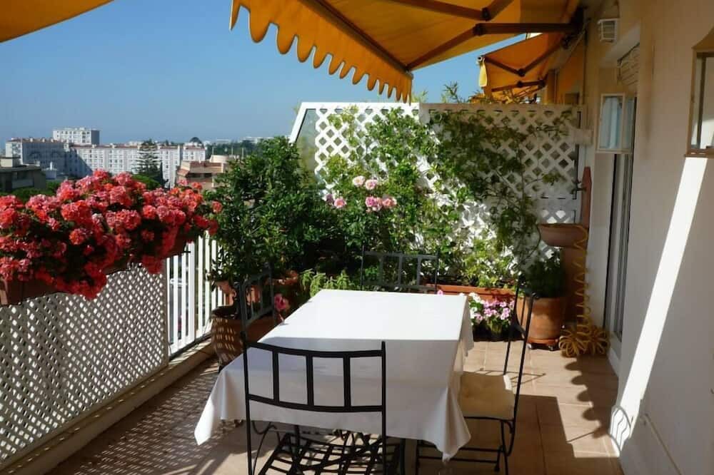 Photo of Patio Balcony in La Madeleine