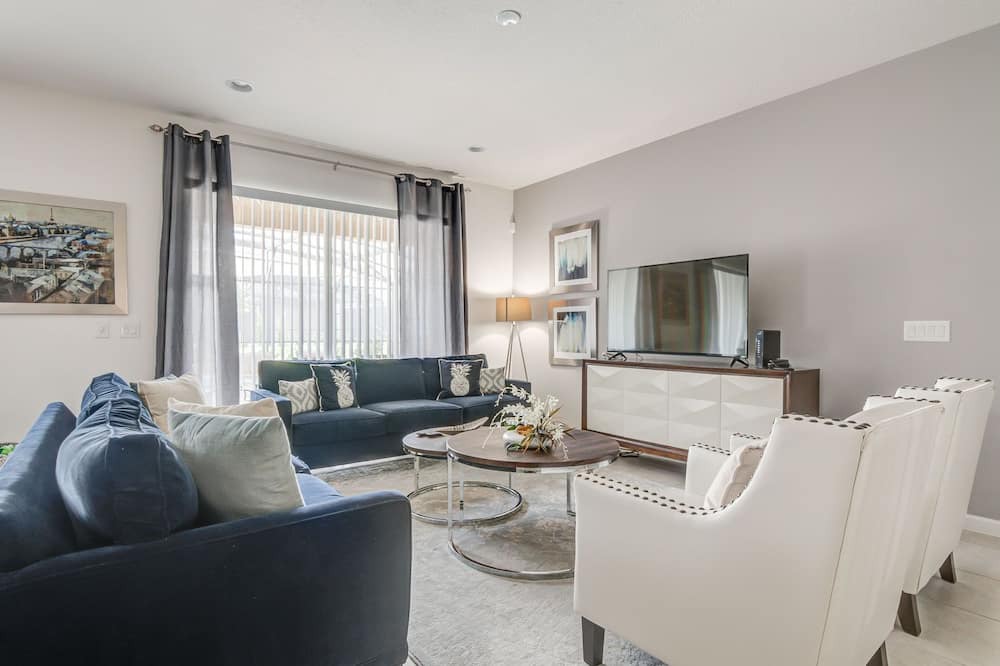 Photo of Livingroom in Loughman