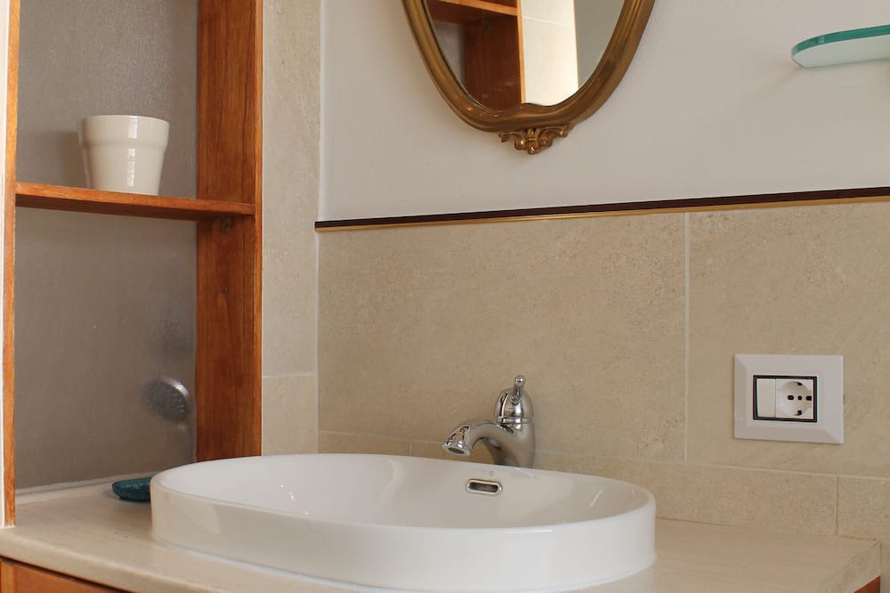 Photo of Bathroom in Tirrenia