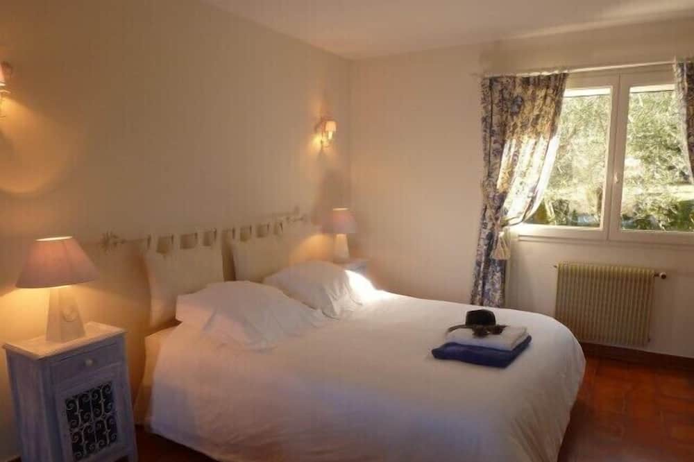 Photo of Bedroom in Saint-Jacques