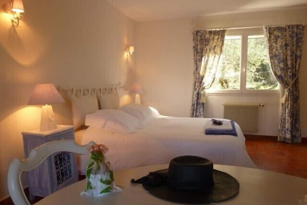 Photo of Bedroom in Saint-Jacques