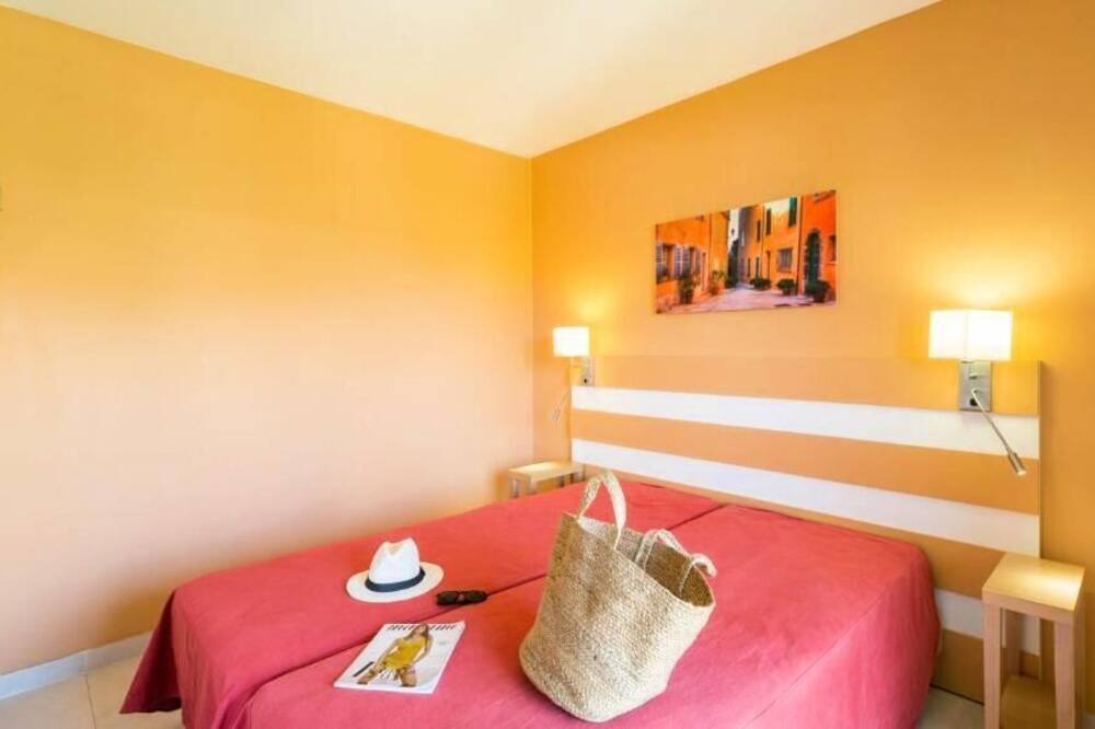 Photo of Bedroom in Saint-Tropez
