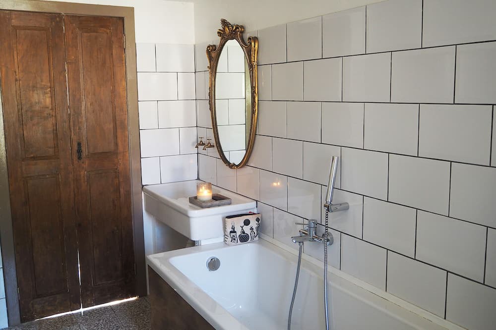 Photo of Bathroom in Comano