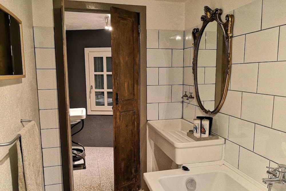 Photo of Bathroom in Comano