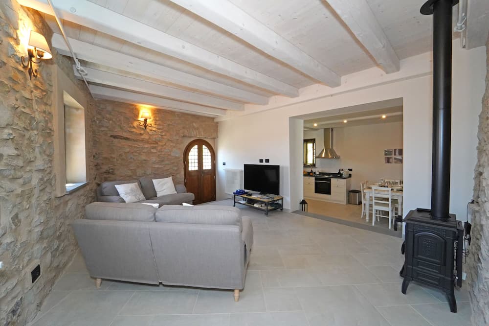 Photo of Livingroom in Licciana Nardi