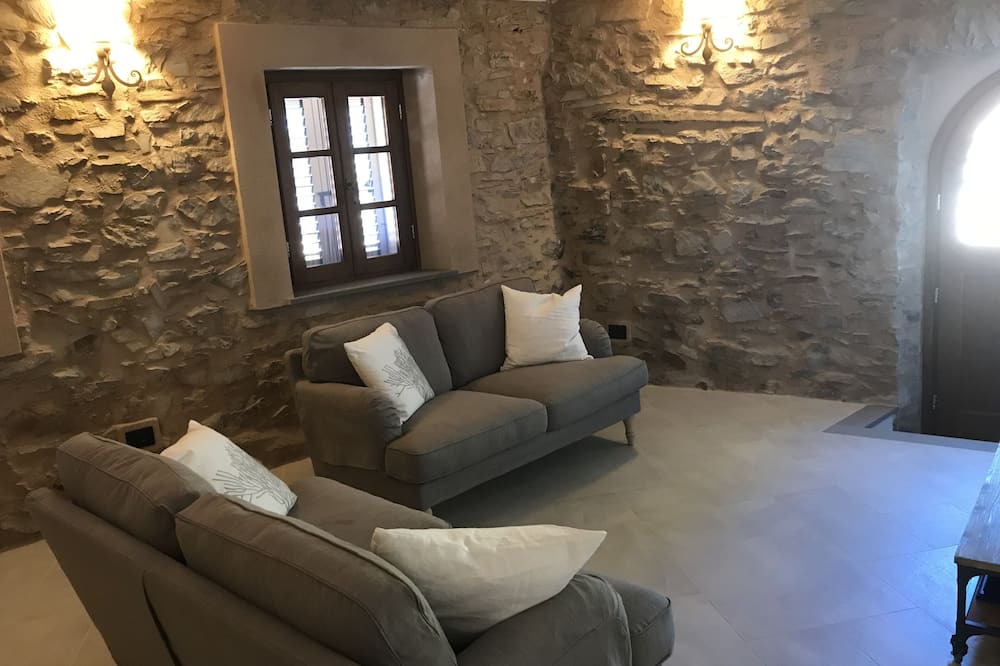 Photo of Livingroom in Licciana Nardi