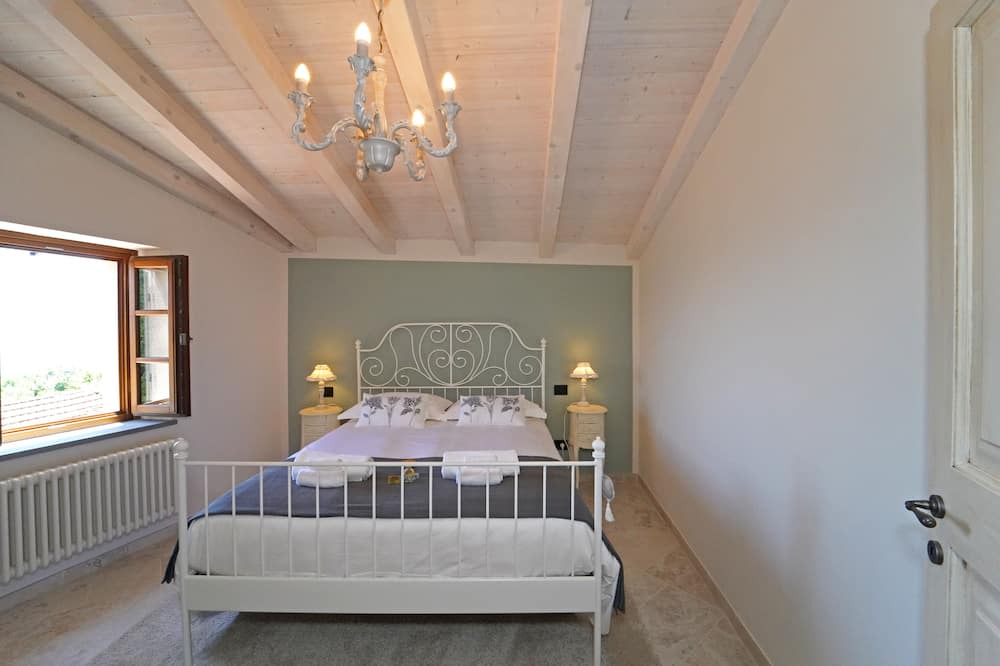 Photo of Bedroom in Licciana Nardi
