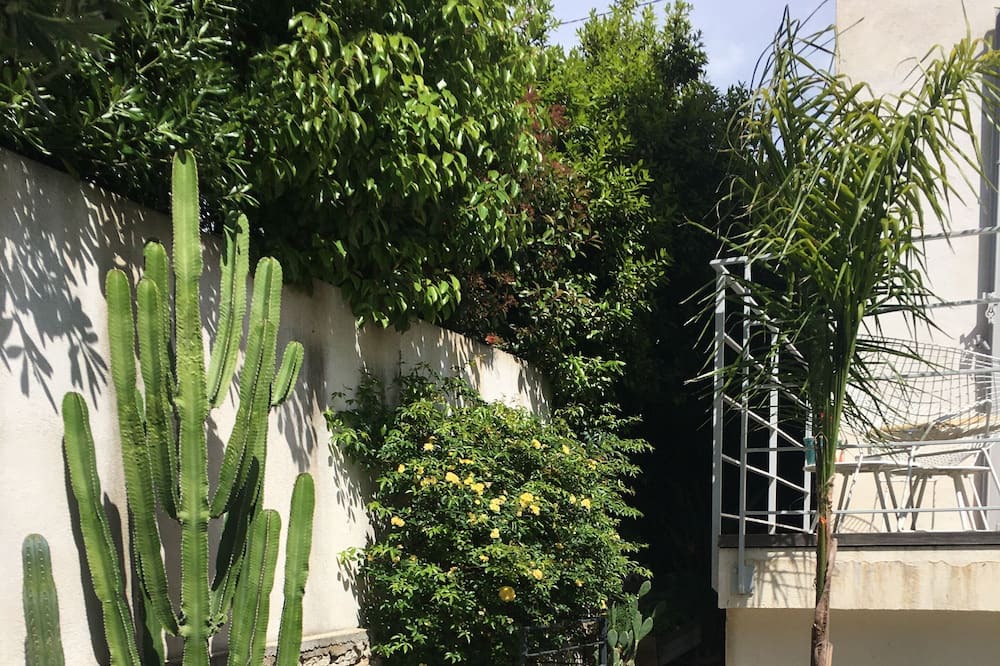 Photo of Patio Balcony in Carnot