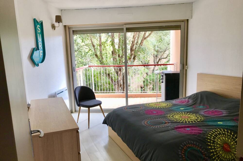 Photo of Bedroom in Saint-Aygulf
