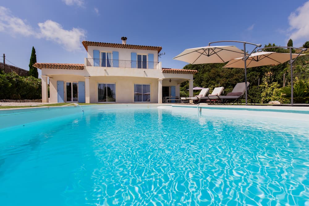 Photo of Outdoor in Saint Pierre de Feric