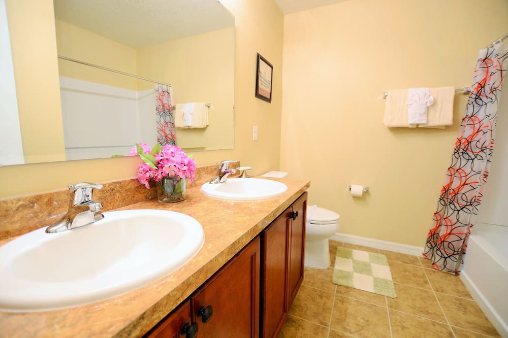 Photo of Bathroom in Crystal Cove