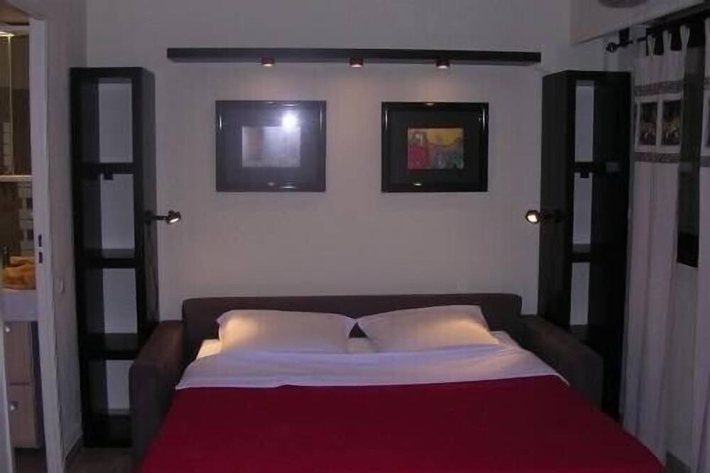 Photo of Bedroom in Mandelieu-la-Napoule Beach
