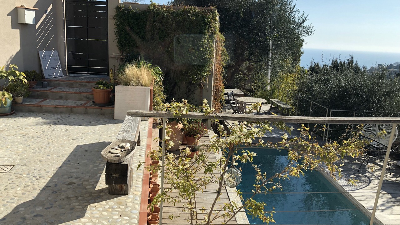Photo of Outdoor in Saint Pierre de Feric