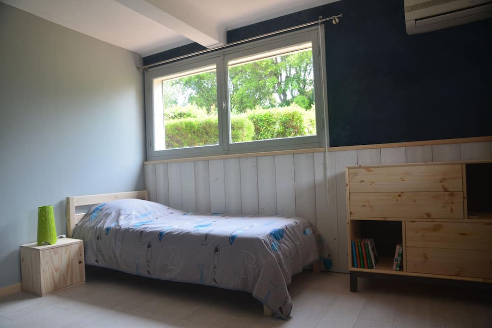 Photo of Bedroom in Saint-Aygulf