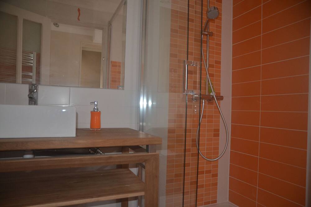 Photo of Bathroom in Saint-Aygulf