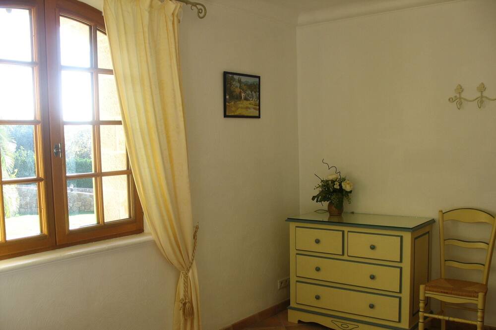 Photo of Bedroom in Prado - Republique