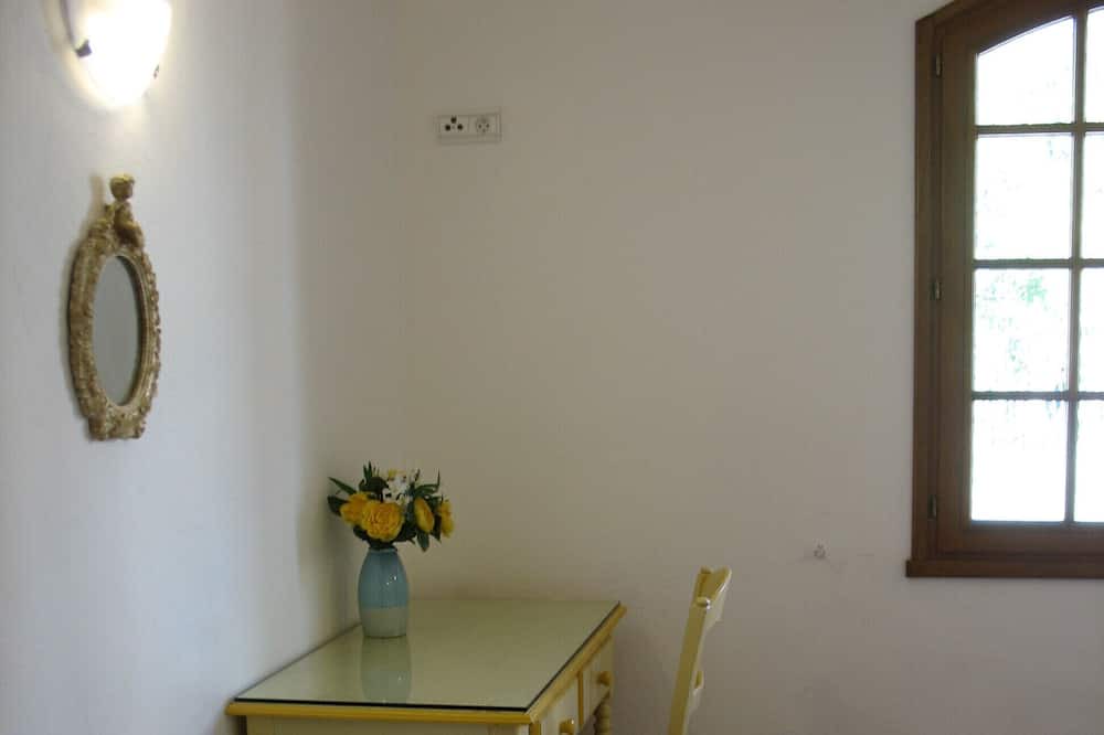 Photo of Livingroom in Prado - Republique