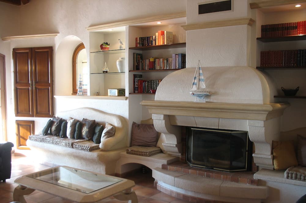 Photo of Bedroom in Prado - Republique