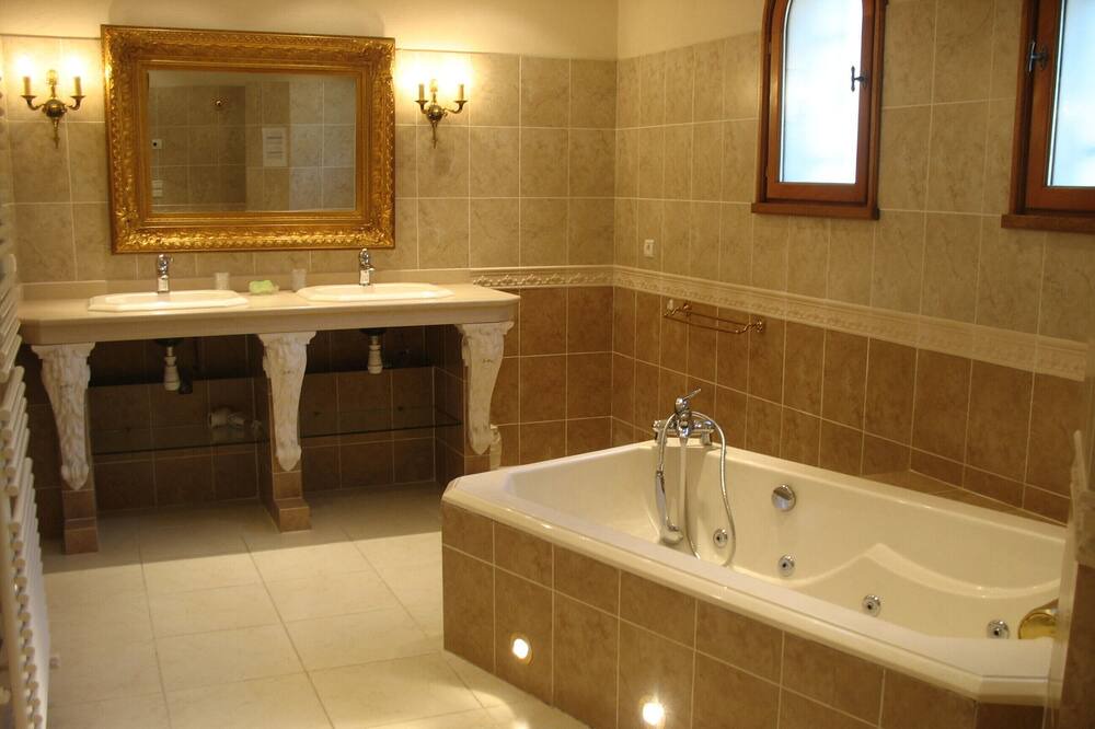 Photo of Bathroom in Prado - Republique