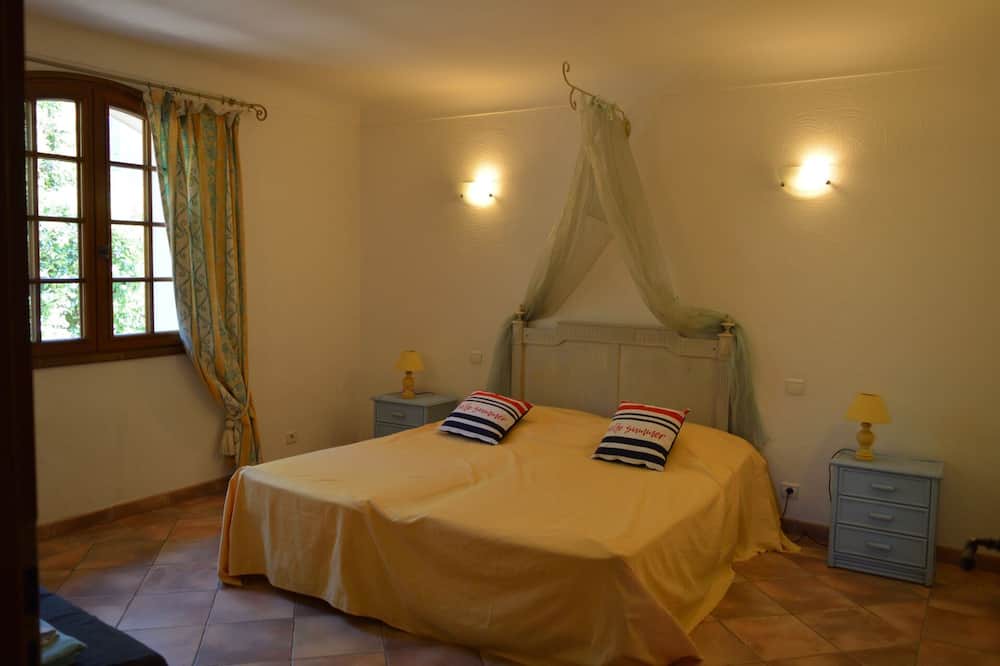 Photo of Bedroom in Prado - Republique