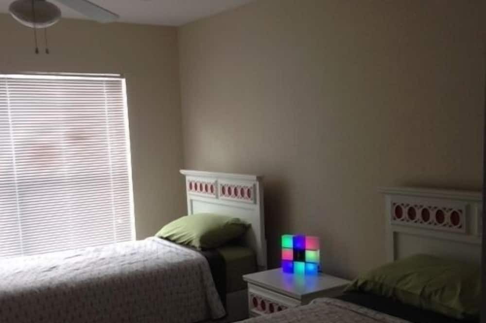 Photo of Bedroom in Venetian Bay Villages