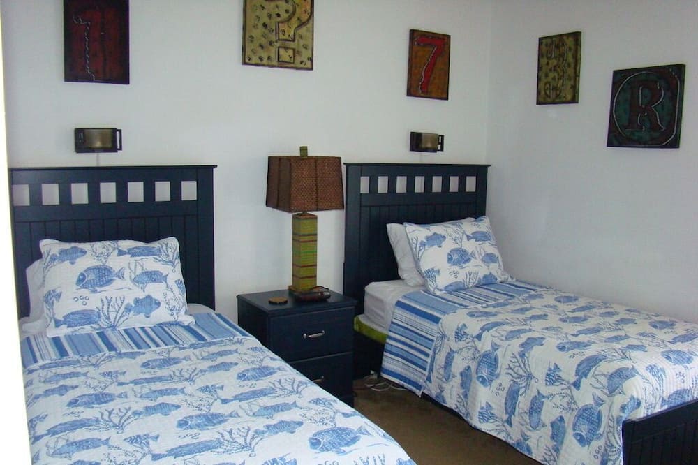 Photo of Bedroom in Lake Berkley