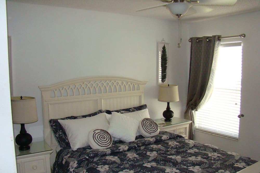 Photo of Bedroom in Lake Berkley