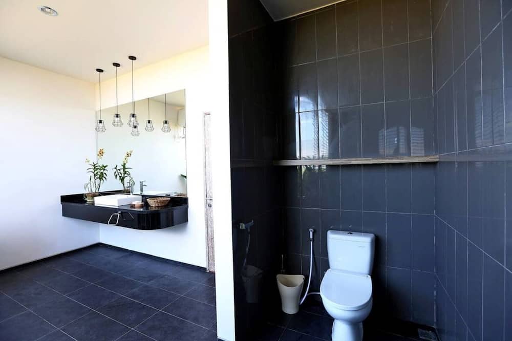 Photo of Bathroom in Seseh