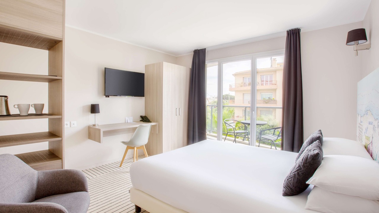 Photo of Bedroom in Plaine de la Brague