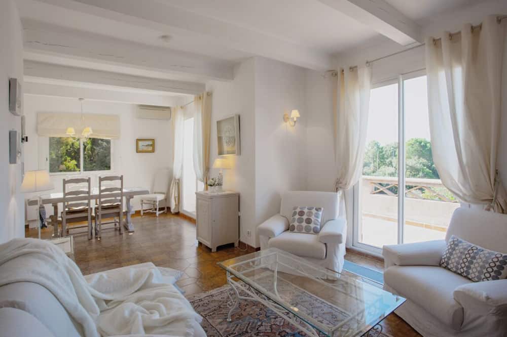 Photo of Livingroom in Rayol-Canadel-sur-Mer