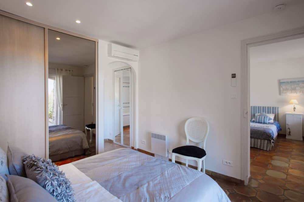 Photo of Bedroom in Rayol-Canadel-sur-Mer