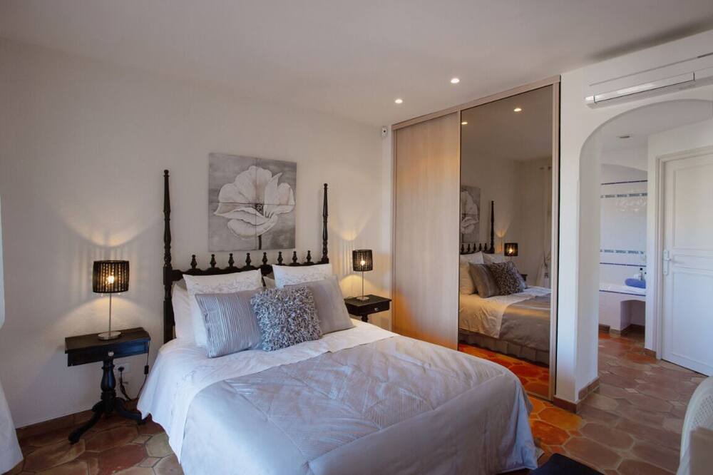 Photo of Bedroom in Rayol-Canadel-sur-Mer