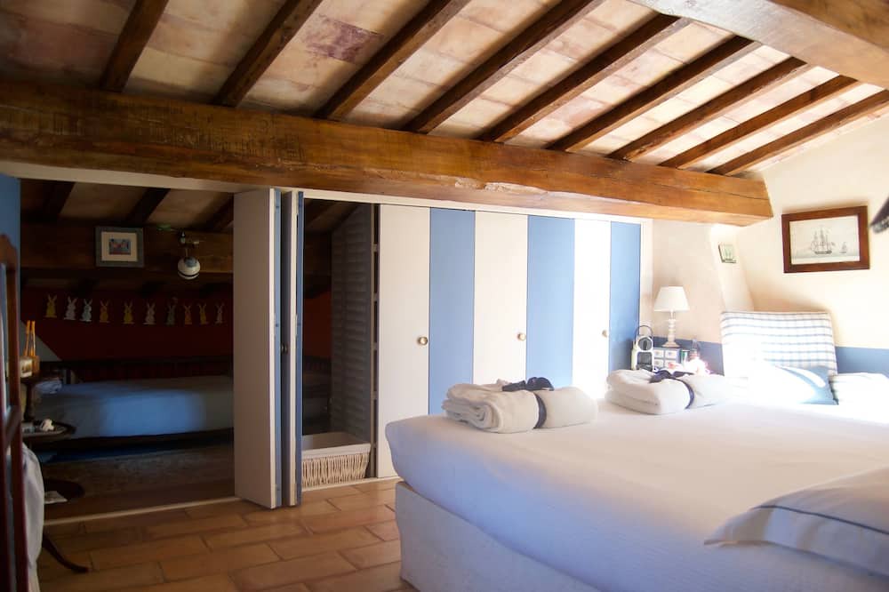 Photo of Bedroom in Saint-Paul-en-Foret